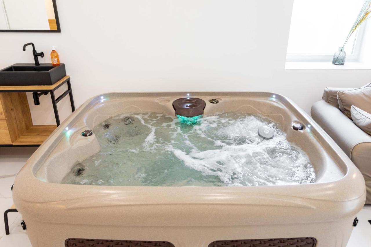 Love Room Jacuzzi Sauna Privatif Marsilya Dış mekan fotoğraf
